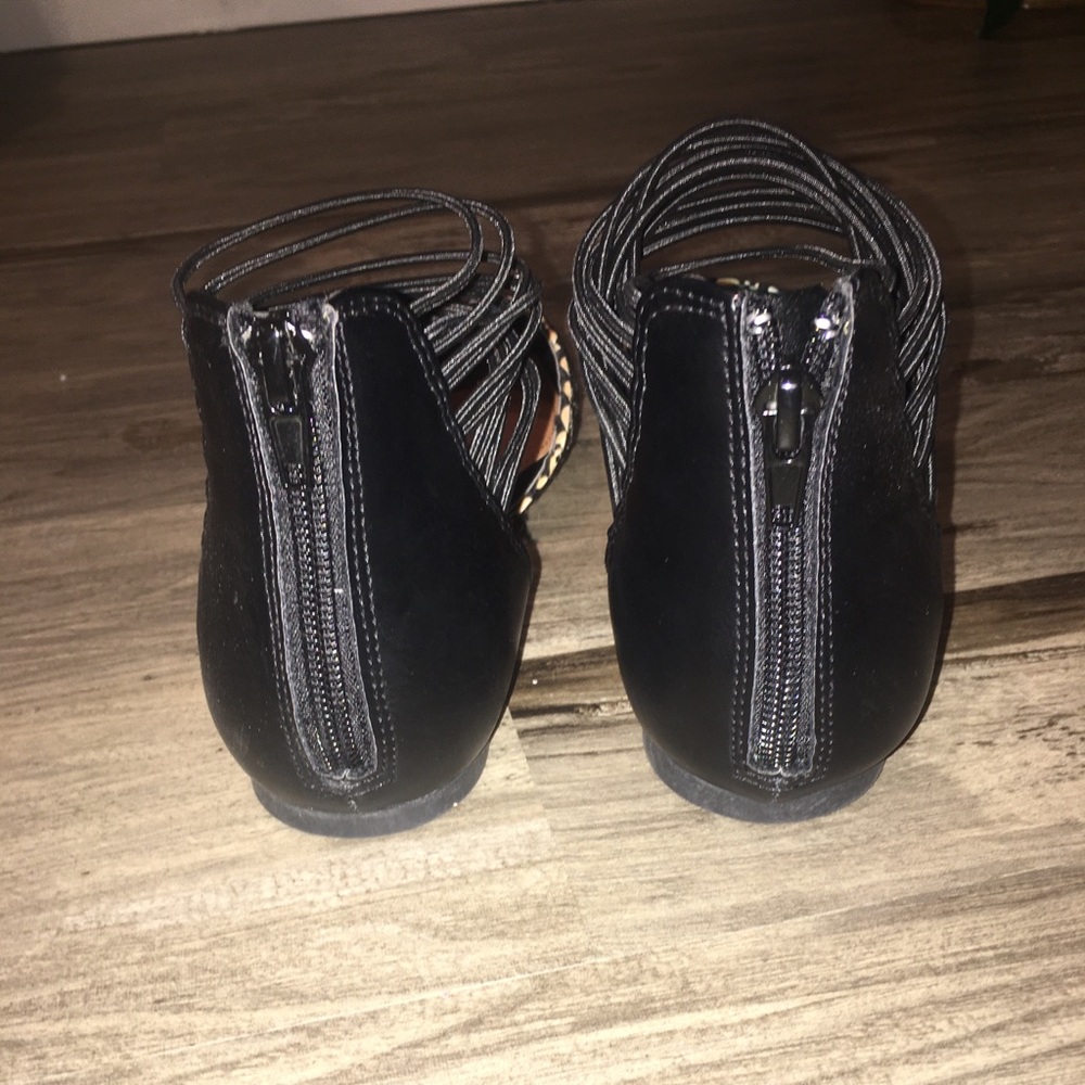 Zip-Up Patterned Flat - Picture 3 of 3